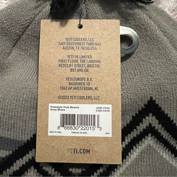 Yeti Freestyle Pom Gray/Black Beanie NEW - Picture 7 of 8